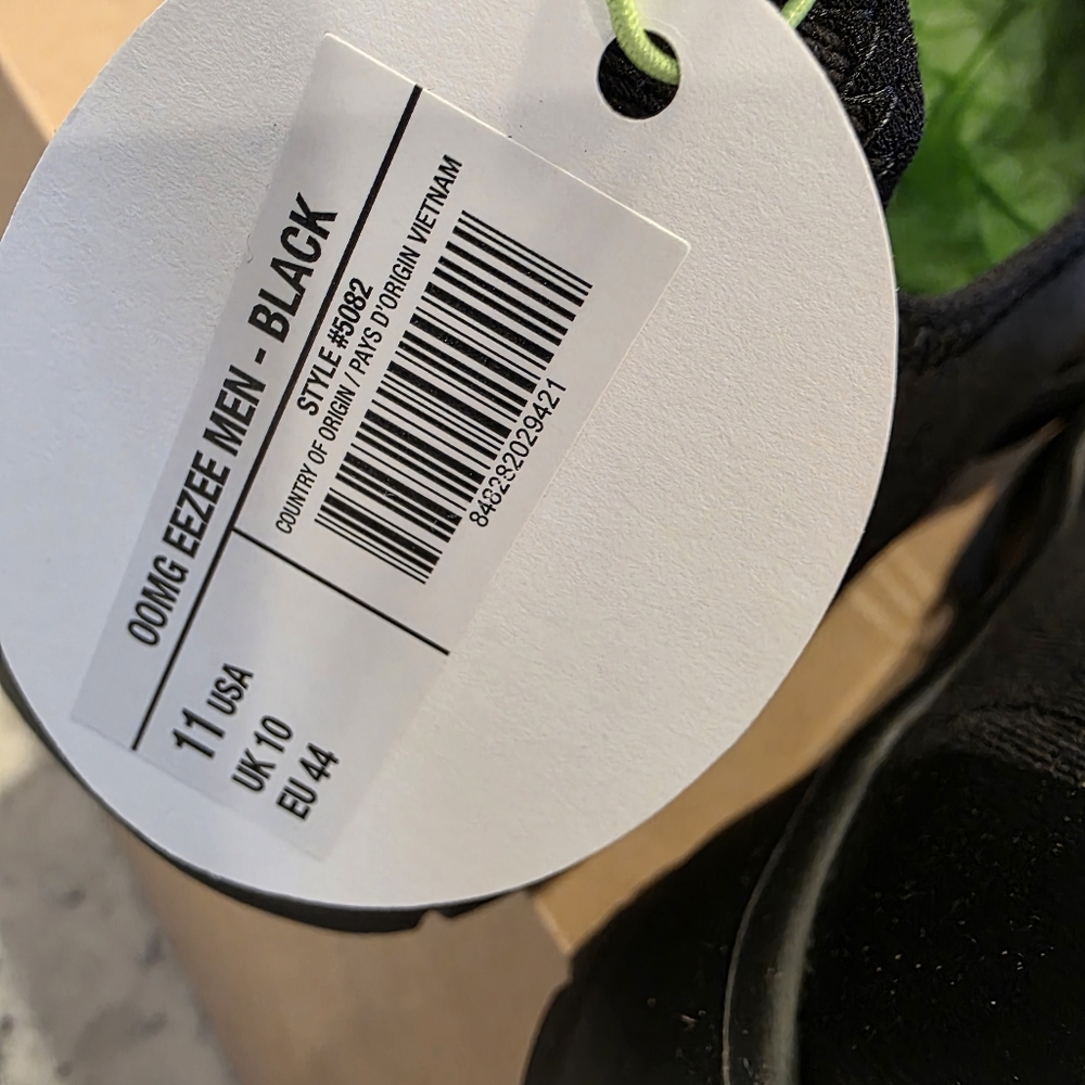 Oofos Men's OOmg eeZee Low Shoe -Recovery Black Size 11 NIB - Picture 8 of 13